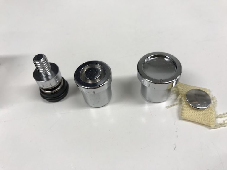 服裝輔料 如何使用四合扣及其預(yù)防措施|上海褲洛布貿(mào)易有限公司