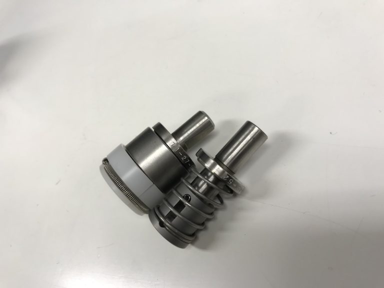服裝輔料 如何使用四合扣及其預(yù)防措施|上海褲洛布貿(mào)易有限公司
